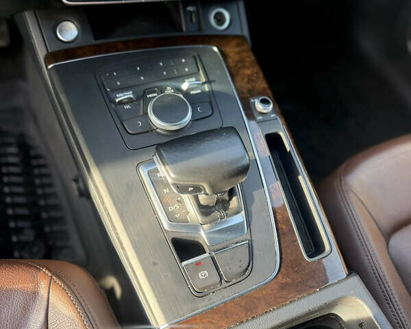 Чорний Ауді Ку 5, об'ємом двигуна 2 л та пробігом 147 тис. км за 22500 $, фото 24 на Automoto.ua