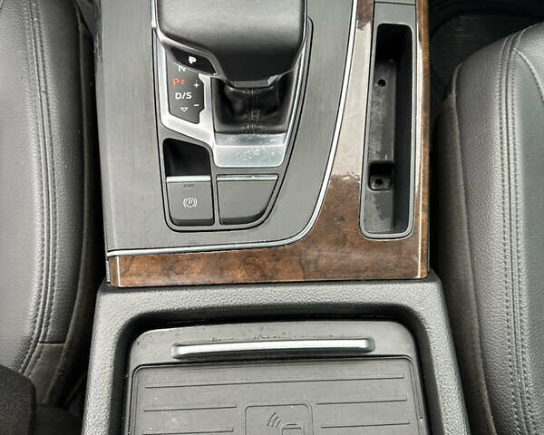 Черный Ауди Ку 5, объемом двигателя 2 л и пробегом 200 тыс. км за 19200 $, фото 16 на Automoto.ua