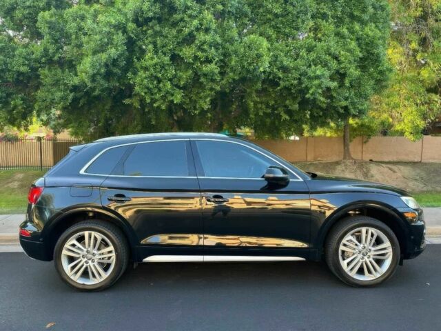 Черный Ауди Ку 5, объемом двигателя 2 л и пробегом 30 тыс. км за 14000 $, фото 6 на Automoto.ua