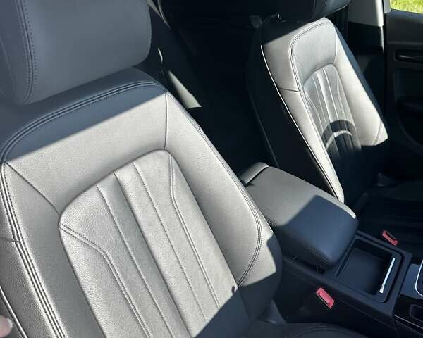 Чорний Ауді Ку 5, об'ємом двигуна 2 л та пробігом 73 тис. км за 25000 $, фото 21 на Automoto.ua