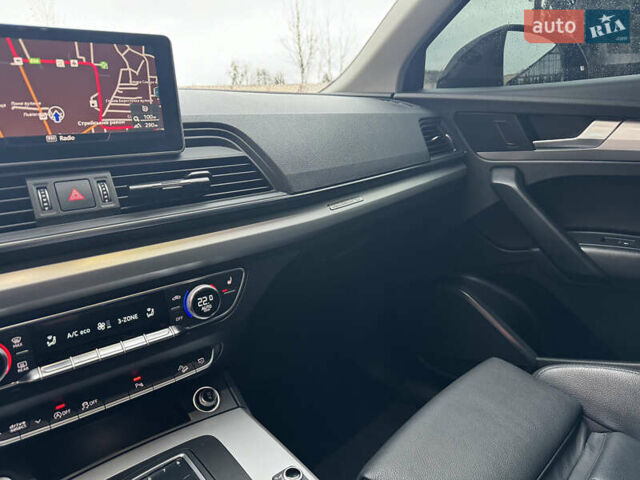 Черный Ауди Ку 5, объемом двигателя 1.97 л и пробегом 243 тыс. км за 29800 $, фото 22 на Automoto.ua
