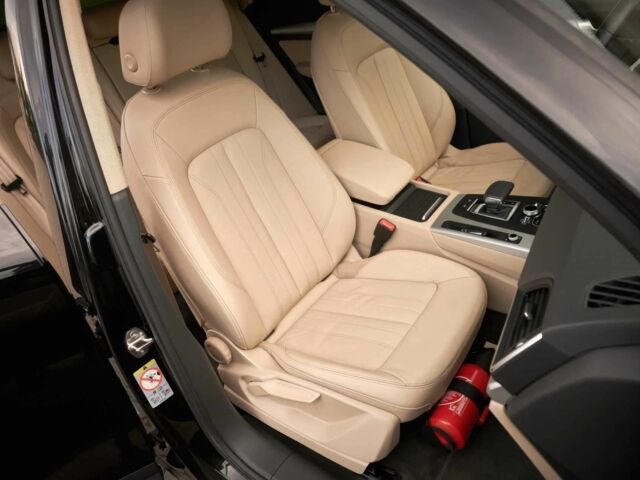 Черный Ауди Ку 5, объемом двигателя 2 л и пробегом 50 тыс. км за 25000 $, фото 16 на Automoto.ua