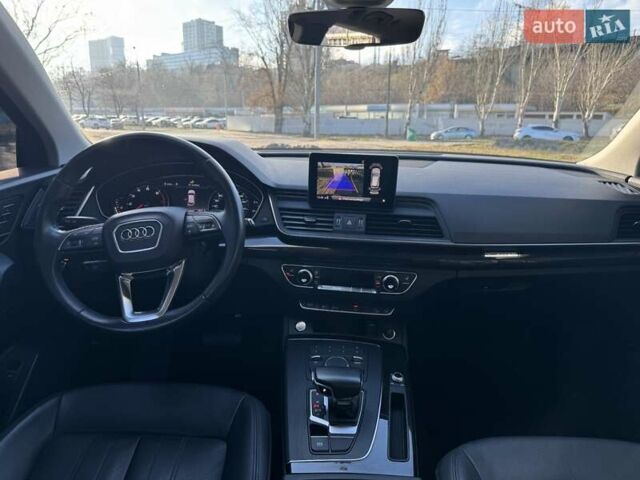 Черный Ауди Ку 5, объемом двигателя 1.98 л и пробегом 106 тыс. км за 21800 $, фото 19 на Automoto.ua