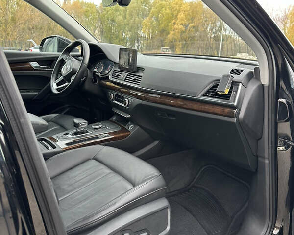 Черный Ауди Ку 5, объемом двигателя 2 л и пробегом 200 тыс. км за 19200 $, фото 9 на Automoto.ua