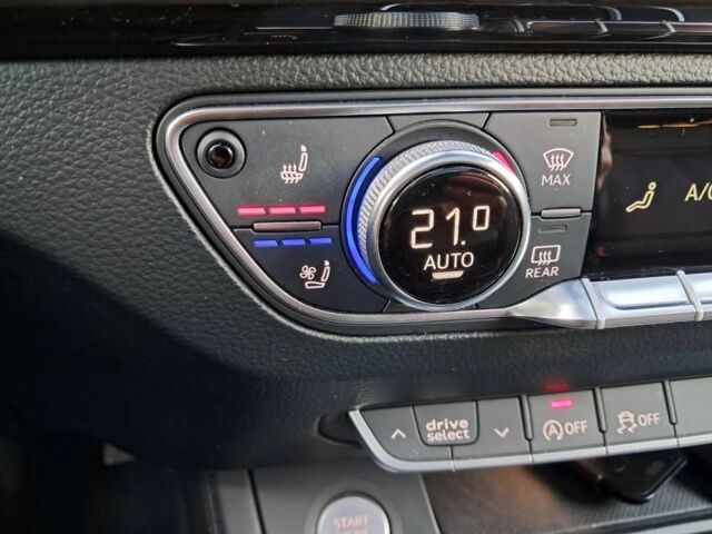 Черный Ауди Ку 5, объемом двигателя 2 л и пробегом 73 тыс. км за 15999 $, фото 12 на Automoto.ua