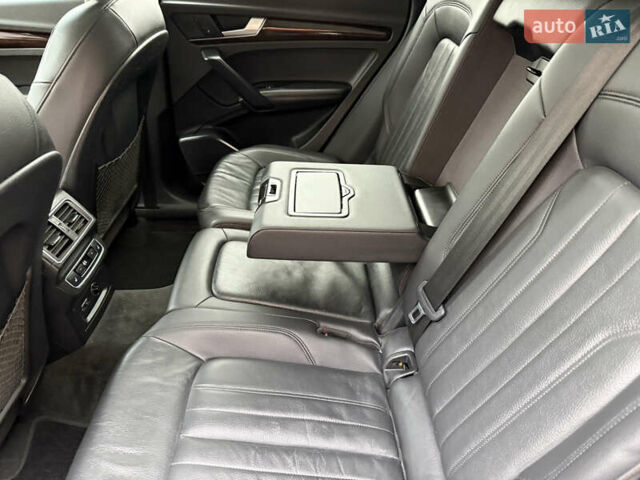 Черный Ауди Ку 5, объемом двигателя 2 л и пробегом 143 тыс. км за 25300 $, фото 99 на Automoto.ua