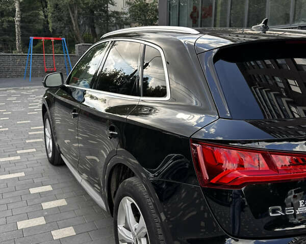 Черный Ауди Ку 5, объемом двигателя 2 л и пробегом 108 тыс. км за 29200 $, фото 4 на Automoto.ua