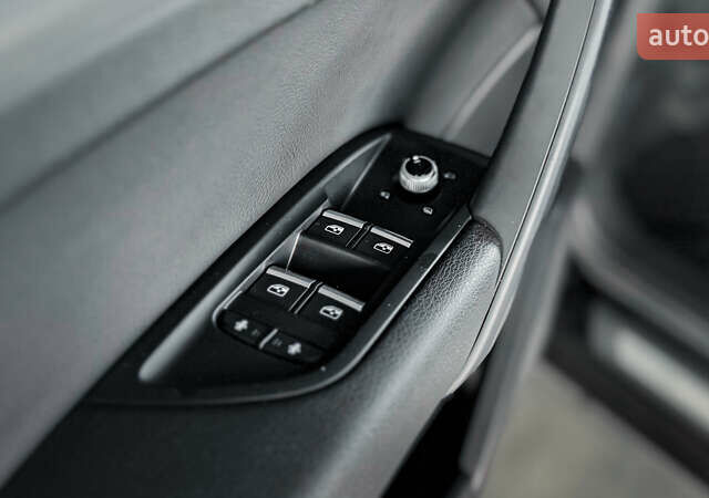 Черный Ауди Ку 5, объемом двигателя 1.98 л и пробегом 68 тыс. км за 28800 $, фото 35 на Automoto.ua