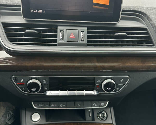 Черный Ауди Ку 5, объемом двигателя 1.98 л и пробегом 102 тыс. км за 31500 $, фото 10 на Automoto.ua