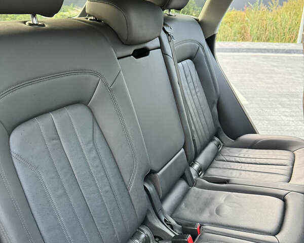 Черный Ауди Ку 5, объемом двигателя 0 л и пробегом 180 тыс. км за 20300 $, фото 43 на Automoto.ua