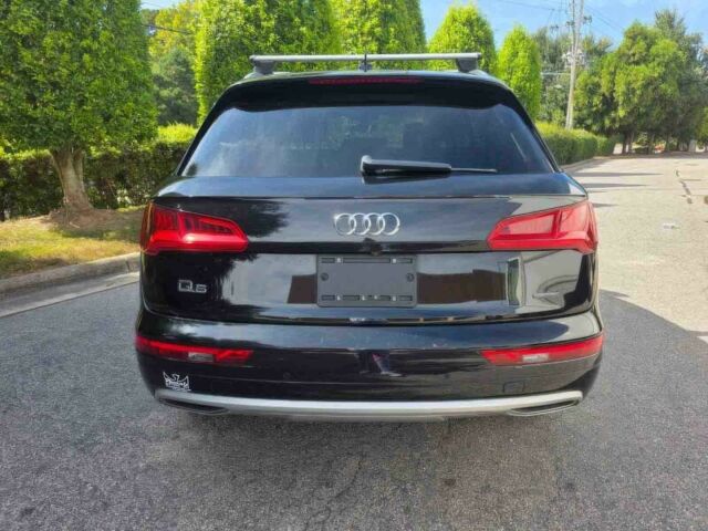 Чорний Ауді Ку 5, об'ємом двигуна 2 л та пробігом 50 тис. км за 16100 $, фото 4 на Automoto.ua