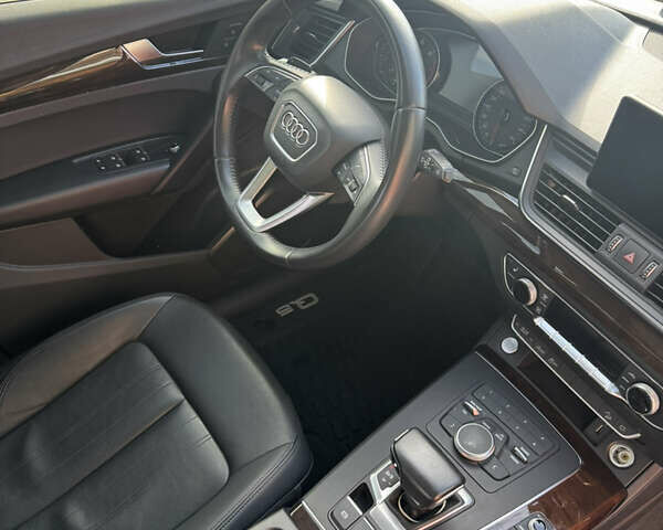 Черный Ауди Ку 5, объемом двигателя 2 л и пробегом 96 тыс. км за 25900 $, фото 19 на Automoto.ua