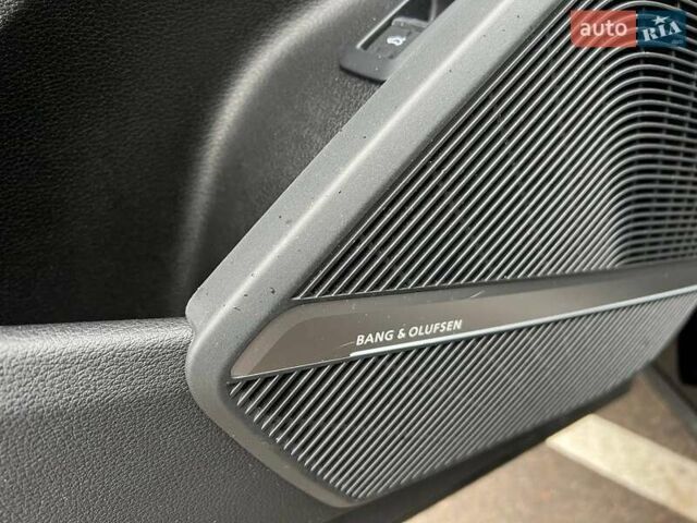 Чорний Ауді Ку 5, об'ємом двигуна 1.98 л та пробігом 44 тис. км за 36990 $, фото 12 на Automoto.ua