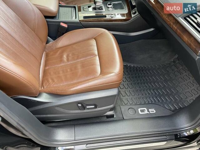 Черный Ауди Ку 5, объемом двигателя 2 л и пробегом 103 тыс. км за 26500 $, фото 45 на Automoto.ua