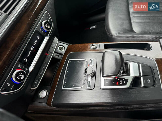 Черный Ауди Ку 5, объемом двигателя 2 л и пробегом 143 тыс. км за 25300 $, фото 82 на Automoto.ua