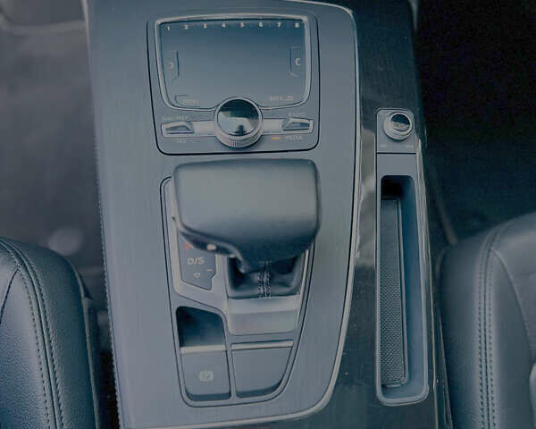 Черный Ауди Ку 5, объемом двигателя 1.98 л и пробегом 112 тыс. км за 27000 $, фото 30 на Automoto.ua