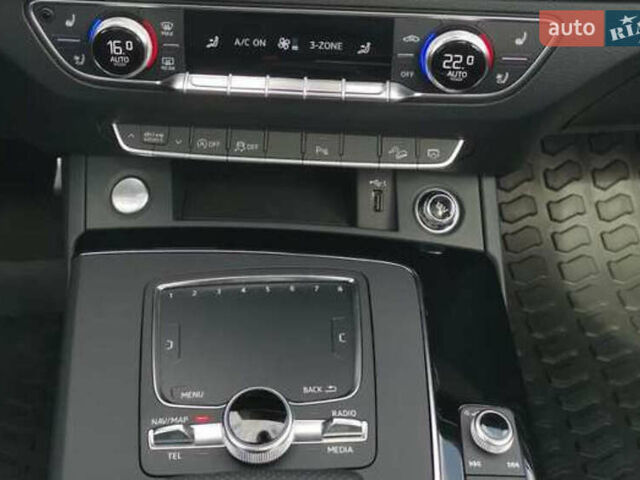 Черный Ауди Ку 5, объемом двигателя 1.98 л и пробегом 105 тыс. км за 29500 $, фото 6 на Automoto.ua