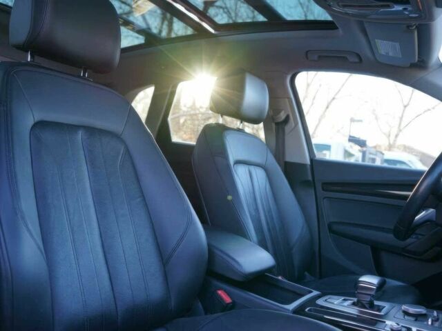 Чорний Ауді Ку 5, об'ємом двигуна 2 л та пробігом 50 тис. км за 8200 $, фото 10 на Automoto.ua