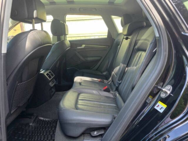 Чорний Ауді Ку 5, об'ємом двигуна 2 л та пробігом 50 тис. км за 16100 $, фото 15 на Automoto.ua