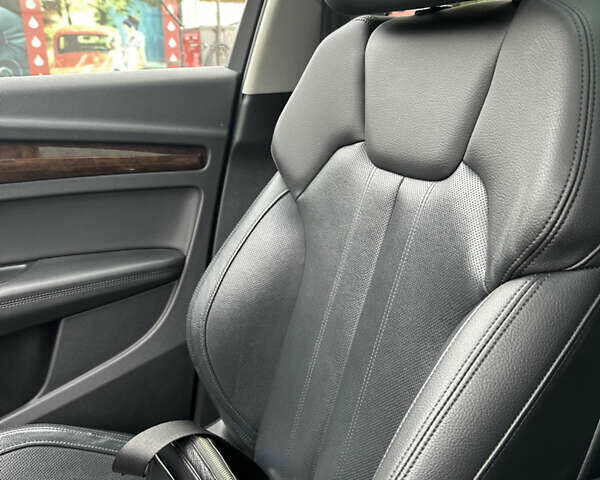 Черный Ауди Ку 5, объемом двигателя 1.98 л и пробегом 102 тыс. км за 31500 $, фото 12 на Automoto.ua