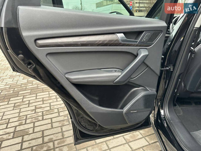 Черный Ауди Ку 5, объемом двигателя 1.98 л и пробегом 96 тыс. км за 33900 $, фото 17 на Automoto.ua