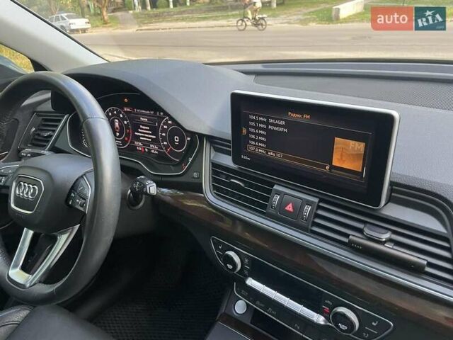 Чорний Ауді Ку 5, об'ємом двигуна 2 л та пробігом 70 тис. км за 32000 $, фото 31 на Automoto.ua