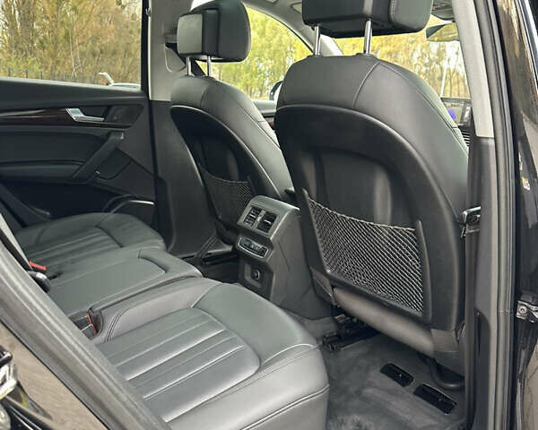 Черный Ауди Ку 5, объемом двигателя 2 л и пробегом 200 тыс. км за 19200 $, фото 6 на Automoto.ua