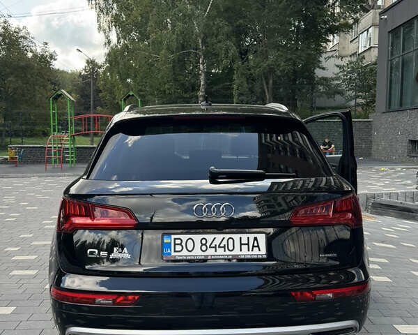 Черный Ауди Ку 5, объемом двигателя 2 л и пробегом 108 тыс. км за 29200 $, фото 5 на Automoto.ua