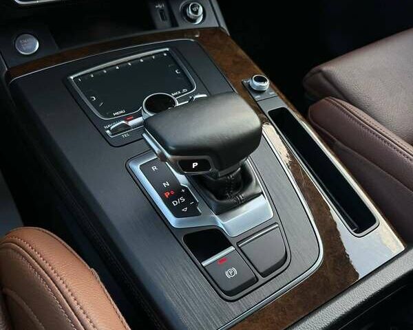 Черный Ауди Ку 5, объемом двигателя 1.98 л и пробегом 126 тыс. км за 29350 $, фото 23 на Automoto.ua