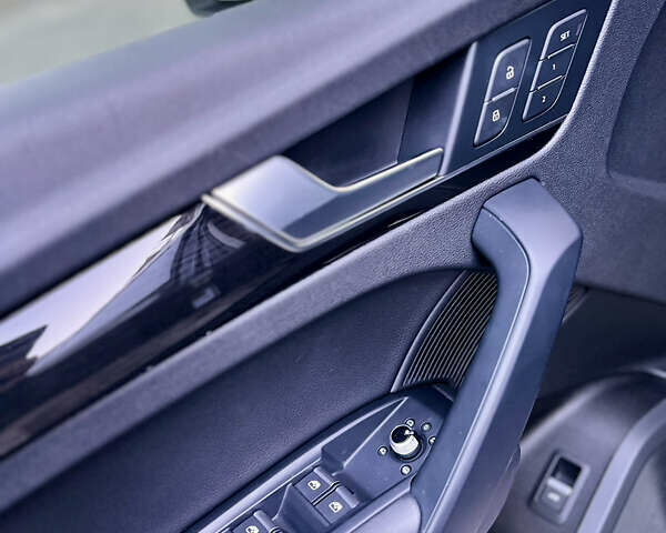 Черный Ауди Ку 5, объемом двигателя 1.98 л и пробегом 112 тыс. км за 27000 $, фото 18 на Automoto.ua