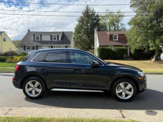 Чорний Ауді Ку 5, об'ємом двигуна 2 л та пробігом 43 тис. км за 18000 $, фото 3 на Automoto.ua