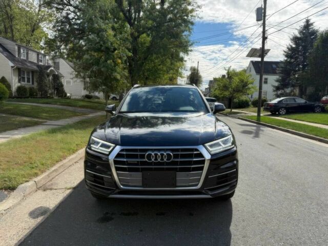 Ауди Ку 5 2019 в Черкассах на Automoto.ua Черный Ауди Ку 5, объемом двигателя 2 л и пробегом 31 тыс. км за 13400 $, фото 1 на Automoto.ua