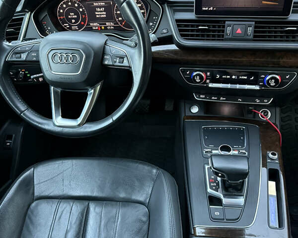 Черный Ауди Ку 5, объемом двигателя 1.98 л и пробегом 102 тыс. км за 26500 $, фото 16 на Automoto.ua