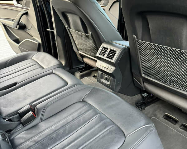 Чорний Ауді Ку 5, об'ємом двигуна 0 л та пробігом 180 тис. км за 25000 $, фото 29 на Automoto.ua