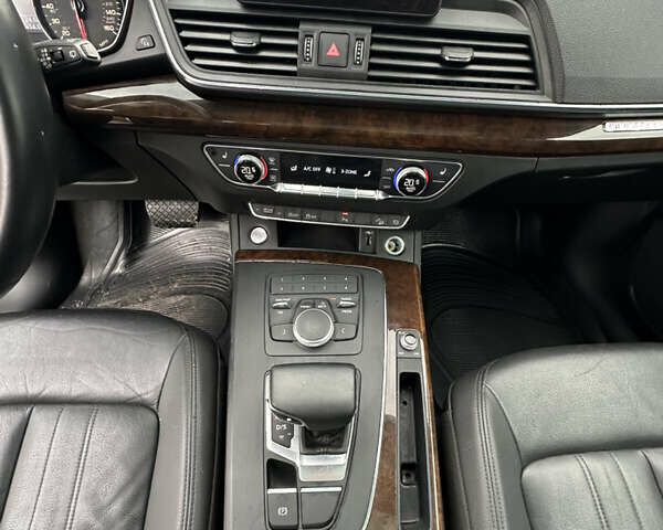 Черный Ауди Ку 5, объемом двигателя 2 л и пробегом 200 тыс. км за 19200 $, фото 15 на Automoto.ua