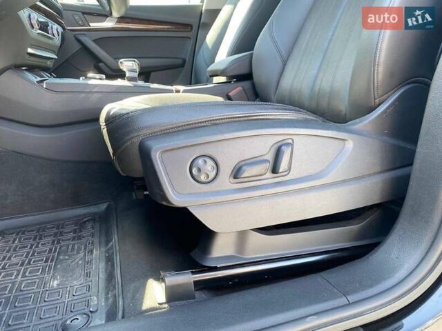 Черный Ауди Ку 5, объемом двигателя 2 л и пробегом 22 тыс. км за 30490 $, фото 25 на Automoto.ua
