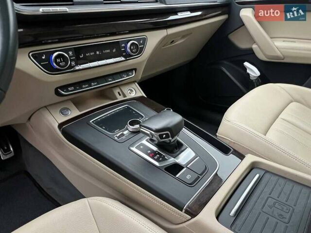 Чорний Ауді Ку 5, об'ємом двигуна 1.98 л та пробігом 108 тис. км за 25300 $, фото 10 на Automoto.ua