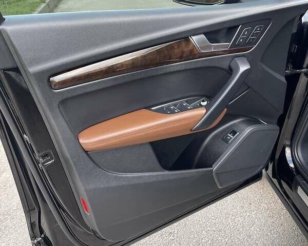 Черный Ауди Ку 5, объемом двигателя 2 л и пробегом 103 тыс. км за 26500 $, фото 27 на Automoto.ua