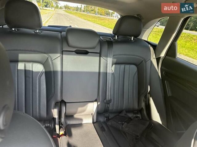 Чорний Ауді Ку 5, об'ємом двигуна 2 л та пробігом 73 тис. км за 25000 $, фото 22 на Automoto.ua