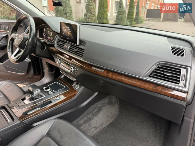 Черный Ауди Ку 5, объемом двигателя 2 л и пробегом 143 тыс. км за 25300 $, фото 104 на Automoto.ua