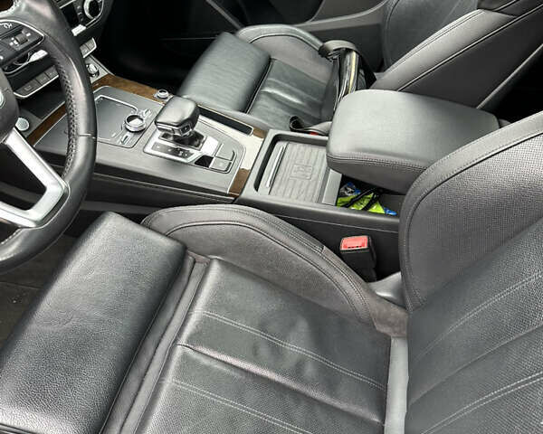 Черный Ауди Ку 5, объемом двигателя 1.98 л и пробегом 102 тыс. км за 31500 $, фото 16 на Automoto.ua