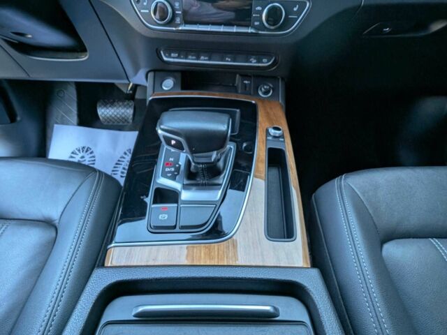 Черный Ауди Ку 5, объемом двигателя 2 л и пробегом 142 тыс. км за 30950 $, фото 9 на Automoto.ua