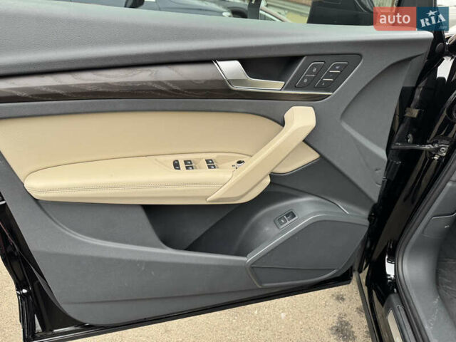 Черный Ауди Ку 5, объемом двигателя 1.98 л и пробегом 70 тыс. км за 27300 $, фото 10 на Automoto.ua