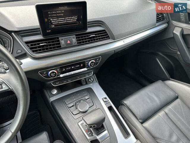 Черный Ауди Ку 5, объемом двигателя 2 л и пробегом 24 тыс. км за 31999 $, фото 13 на Automoto.ua