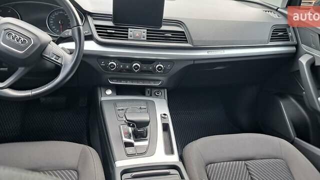 Чорний Ауді Ку 5, об'ємом двигуна 3 л та пробігом 181 тис. км за 33999 $, фото 24 на Automoto.ua