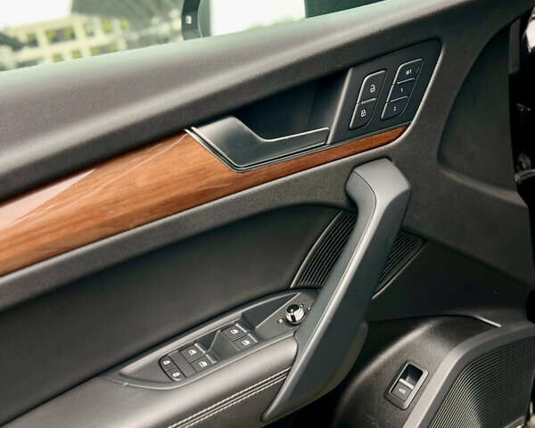 Черный Ауди Ку 5, объемом двигателя 1.98 л и пробегом 76 тыс. км за 35300 $, фото 46 на Automoto.ua