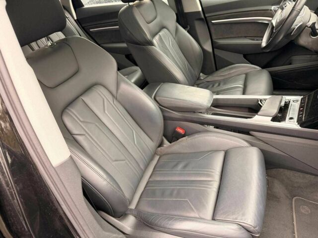 Чорний Ауді Ку 5, об'ємом двигуна 0 л та пробігом 93 тис. км за 32000 $, фото 10 на Automoto.ua