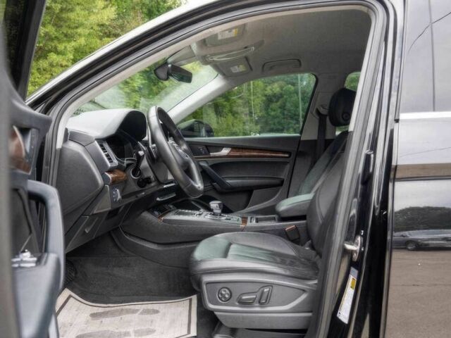 Ауди Ку 5 2020 в Киеве на Automoto.ua Черный Ауди Ку 5, объемом двигателя 2 л и пробегом 34 тыс. км за 16400 $, фото 6 на Automoto.ua