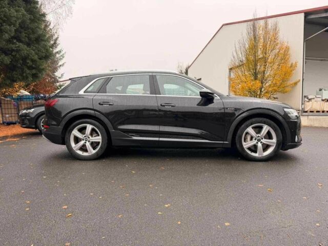 Чорний Ауді Ку 5, об'ємом двигуна 0 л та пробігом 93 тис. км за 32000 $, фото 2 на Automoto.ua