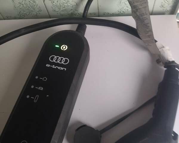 Черный Ауди Ку 5, объемом двигателя 1.98 л и пробегом 92 тыс. км за 40500 $, фото 36 на Automoto.ua